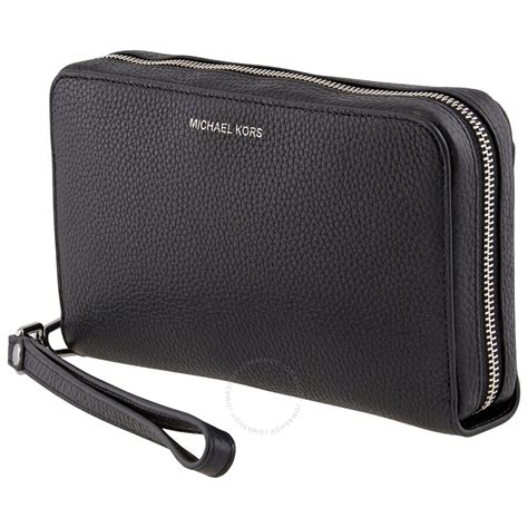 michael kors of designers of purses and wallets|Michael Kors black zipper wallet.